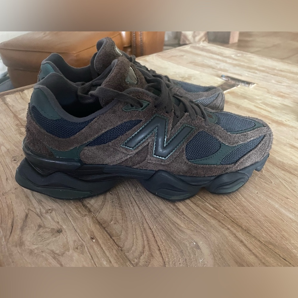 New Balance 9060 Beef & Broccoli uses no box size 9.5 in great condition